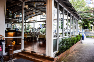 6 Factors to Consider When Choosing Commercial Window Treatments for Your Restaurant